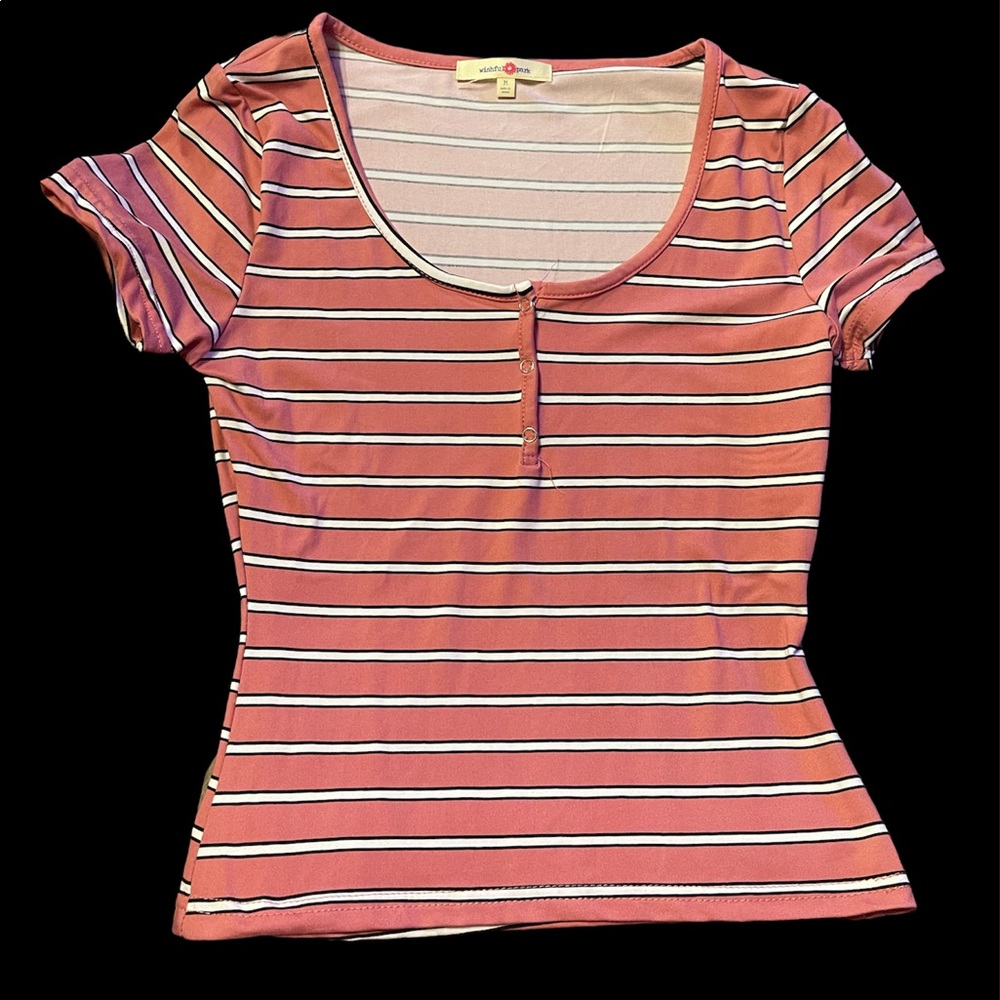 Women’s slightly cropped shirt